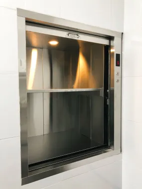 THANG MÁY NGOÀI TRỜI